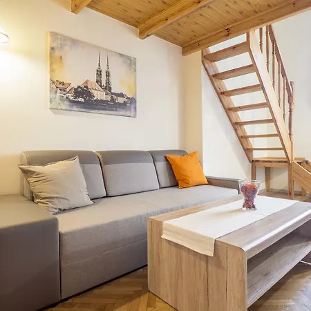 Milo - Rynek Apartmán